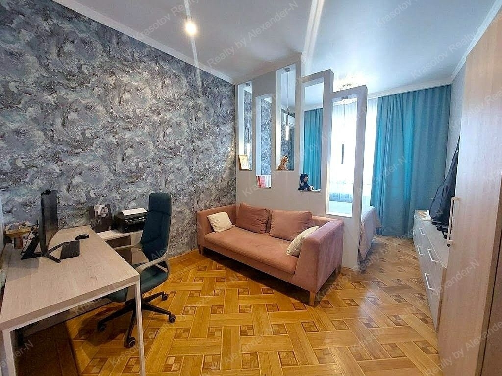 продажа многокомнатной квартиры номер A-174795 в Приморском районе, фото номер 32